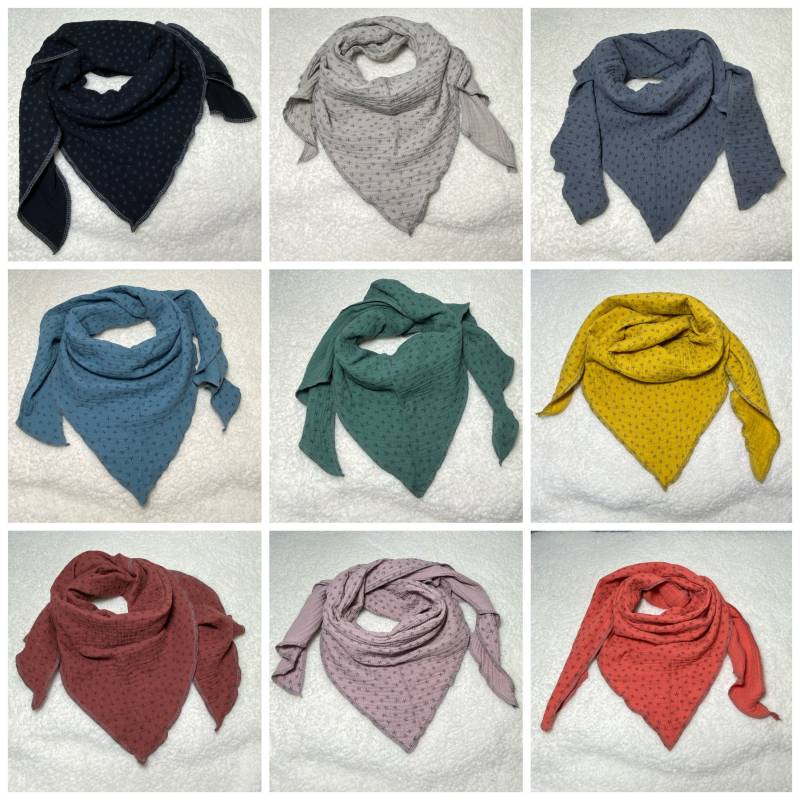 Kinderhalstuch Personalisierbar Uni Mit Sternen Dicke Musselin Dreieckstuch Wickelschal Tuch Handmade Schal Kinderhalstuch Personalisierbar Uni Mit Sternen Dicke Musselin Dreieckstuch Wickelschal Tuch Handmade Schal von Liolinos