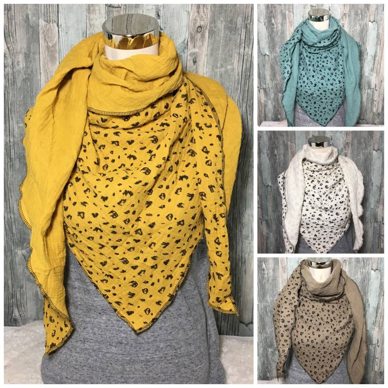 Musselin Dreieckstuch Halstuch "Leo Muster " Xxl Damen Tuch Schal Wickelschal Handmade Einlagig von Liolinos
