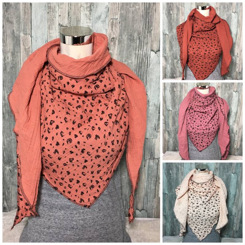 Musselin Dreieckstuch Halstuch "Leo Muster " Xxl Damen Tuch Schal Wickelschal Handmade Einlagig von Liolinos