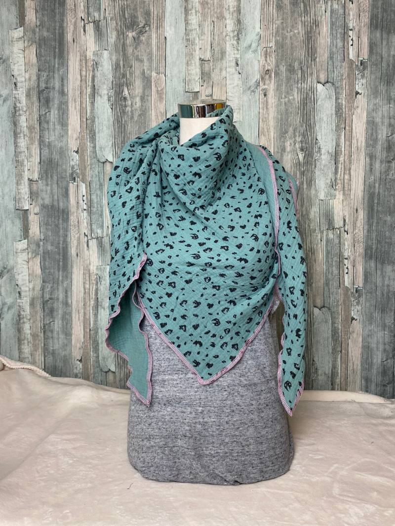 Musselin Dreieckstuch Halstuch Xxl"Leo Print" Wickelschal Tuch Handmade Schal Sommertuch Einlagig Musselin Dreieckstuch Halstuch Xxl"Leo Print" Wickelschal Tuch Handmade Schal Sommertuch Einlagig von Liolinos