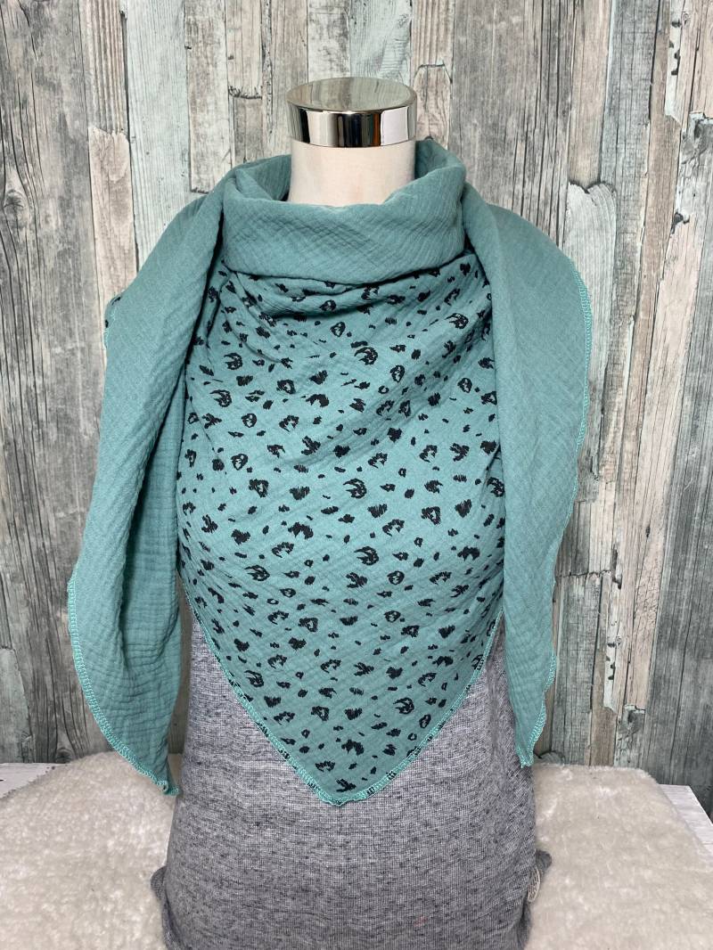 Musselin Dreieckstuch Halstuch Xxl"Leo Print" Wickelschal Tuch Handmade Schal Sommertuch Einlagig Musselin Dreieckstuch Halstuch Xxl"Leo Print" Wickelschal Tuch Handmade Schal Sommertuch Einlagig von Liolinos