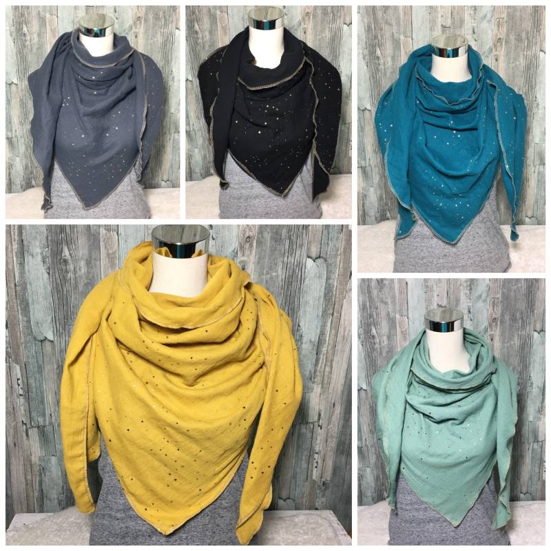 Musselintuch Dreieckstuch Halstuch Damen Xxl "Goldene Sterne " Musselin Wickelschal Tuch Handmade Schal Einlagig von Liolinos