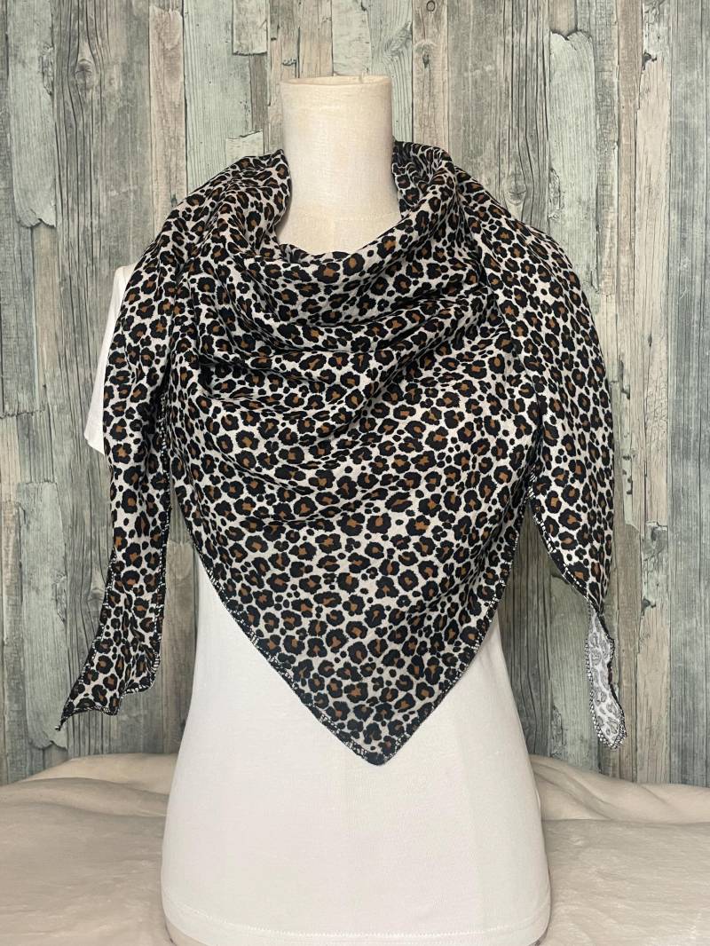 Musselintuch Dreieckstuch Halstuch Leo Print Beige/Sand Musselin Wickelschal Tuch Handmade Schal Einlagig von Liolinos
