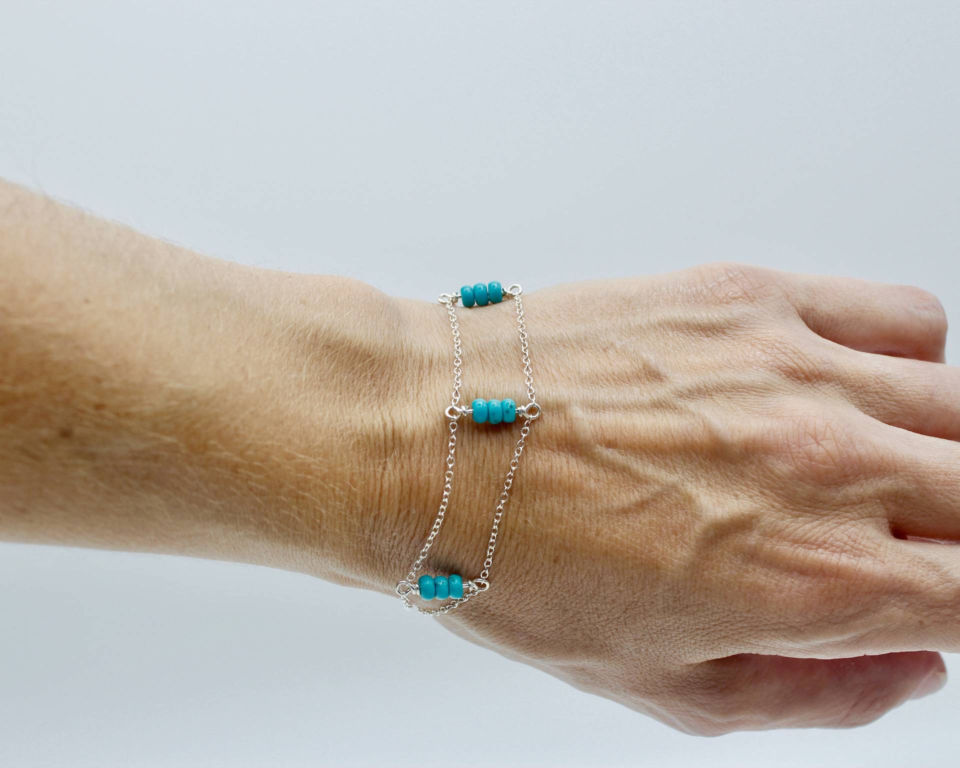 Edelstein Armband, Kleine Edelstein-Armband, Silber Bar Dünne Armband Edelstein Armband, Kleine Edelstein-Armband, Silber Bar Dünne Armband von LionTideJewelry