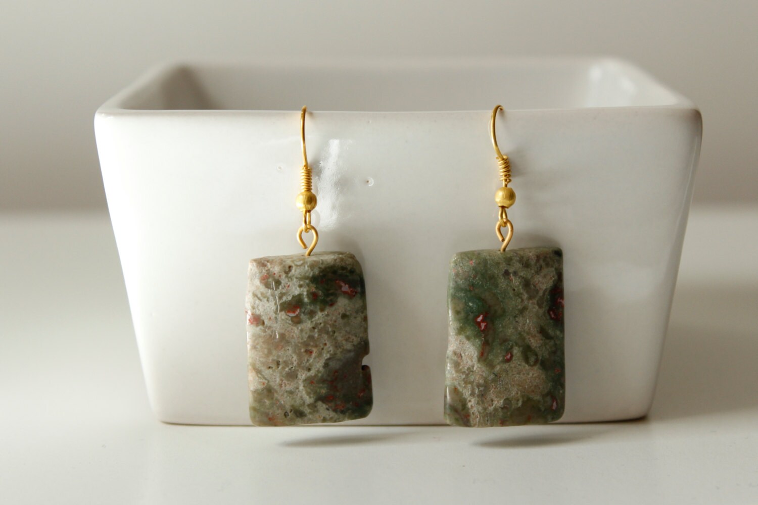 Grüne Hängende Ohrringe, Dangly Ohrschmuck, Grünen Stein Halskette Und Ohrringe Set, Perlen Grüne Hängende Ohrringe, Dangly Ohrschmuck, Grünen Stein Halskette Und Ohrringe Set, Perlen von LionTideJewelry