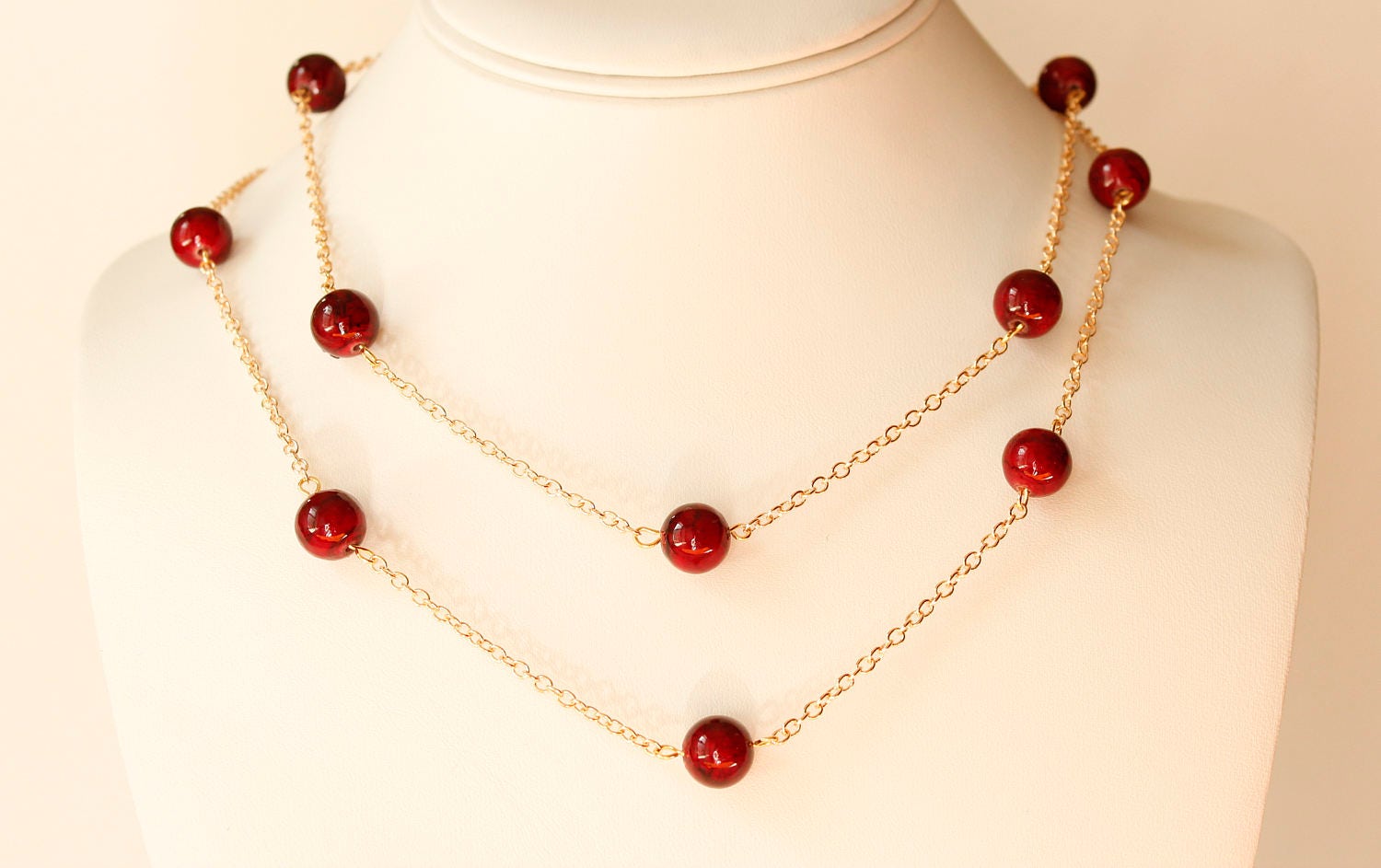 Rote Perle Wrap Halskette, Geschichtet Multi Rot Rote Perlenkette, Lange Perlenkette Rote Perle Wrap Halskette, Geschichtet Multi Rot Rote Perlenkette, Lange Perlenkette von LionTideJewelry