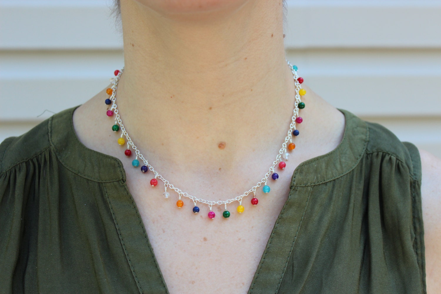 Zierliche Perlen, Silber Halskette, Zarte Perlenkette, Bunte Perlen Kleine Halskette Zierliche Perlen, Silber Halskette, Zarte Perlenkette, Bunte Perlen Kleine Halskette von LionTideJewelry