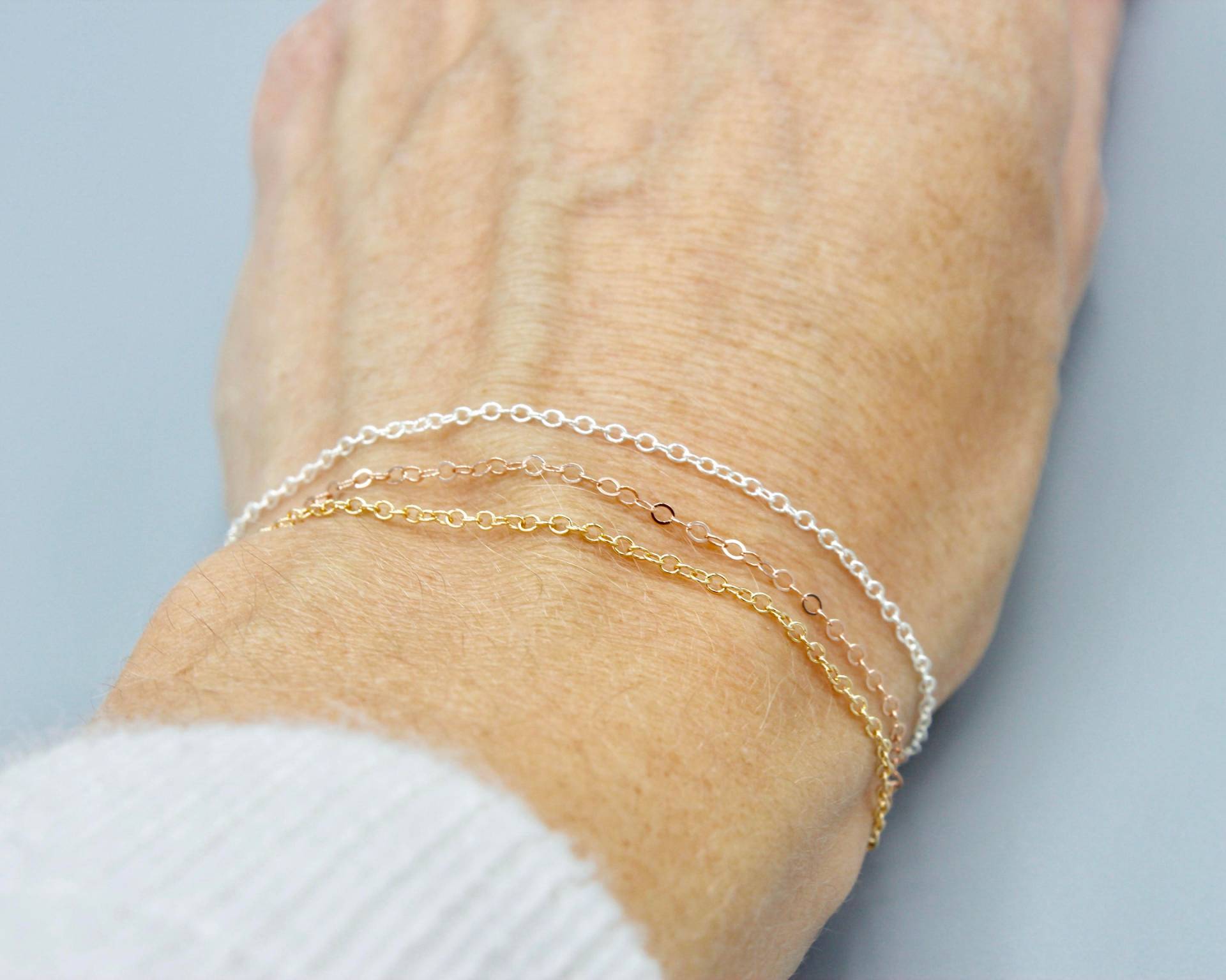 Zierliches Gold-Armband, Zartes Gold-Schichtarmband, Einfaches Zierliches Minimales Armband, Dünnes Goldarmband Zierliches Gold-Armband, Zartes Gold-Schichtarmband, Einfaches Zierliches Minimales Armband, Dünnes Goldarmband von LionTideJewelry