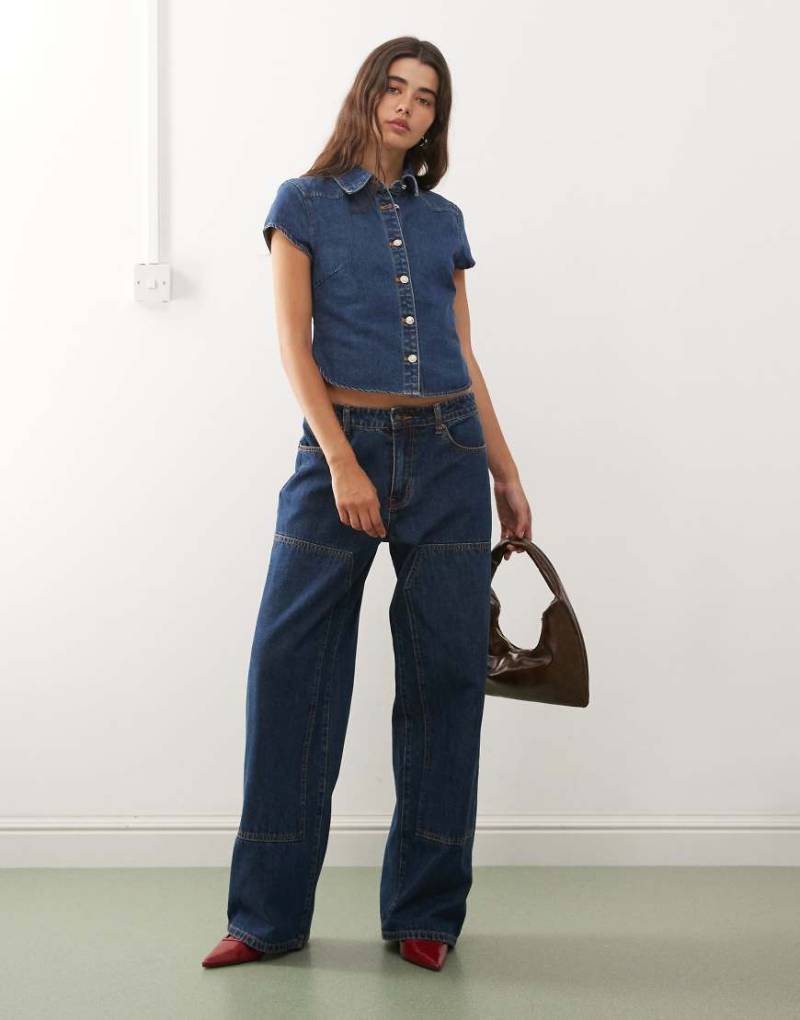 Lioness - Anchor - Jeans in Mittelblau mit weitem Bein in Mittelblau mit Kontrastnaht und Panel-Design, Kombiteil von Lioness