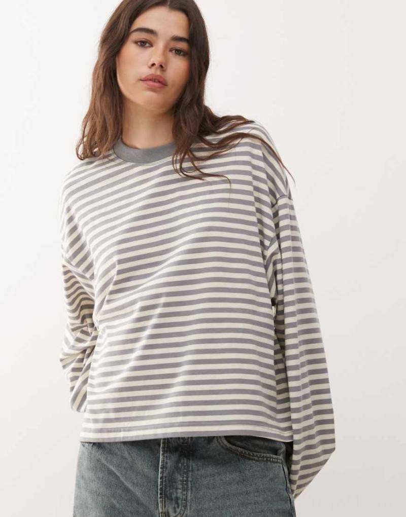 Lioness - Bloom - Langärmliges, kastiges Shirt aus Baumwollmix in gestreiftem Aschgrau mit Rundhalsausschnitt-Bunt Lioness - Bloom - Langärmliges, kastiges Shirt aus Baumwollmix in gestreiftem Aschgrau mit Rundhalsausschnitt-Bunt von Lioness