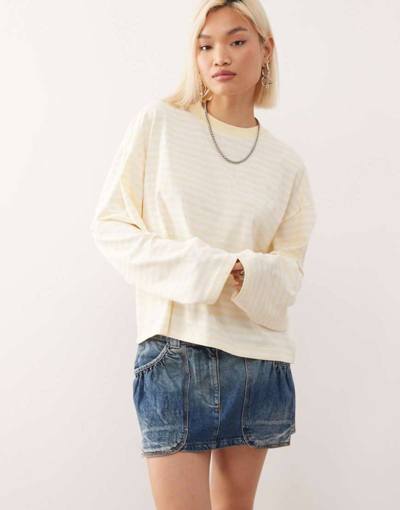 Lioness - Bloom - Langärmliges, kastiges T-Shirt aus Baumwollmix mit Rundhalsausschnitt und Streifen in Zitronengelb und Weiß-Bunt von Lioness