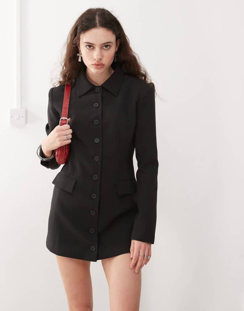 Lioness - Cheri - Elegantes Blazer-Minikleid in Schwarz mit Knopfleiste und Strukturmuster von Lioness