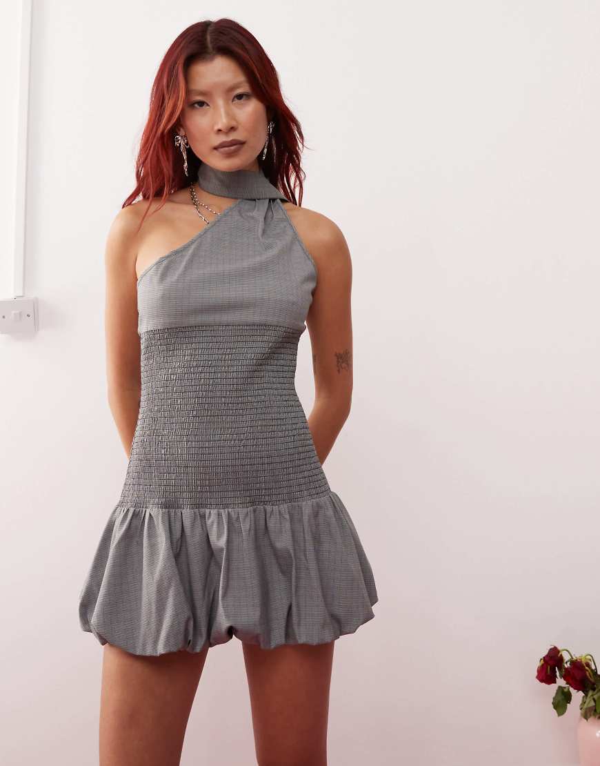 Lioness - Kariertes Minikleid in Schwarz und Weiß mit Ausschnittdetail, gesmokter Taille und Ballonsaum-Bunt von Lioness