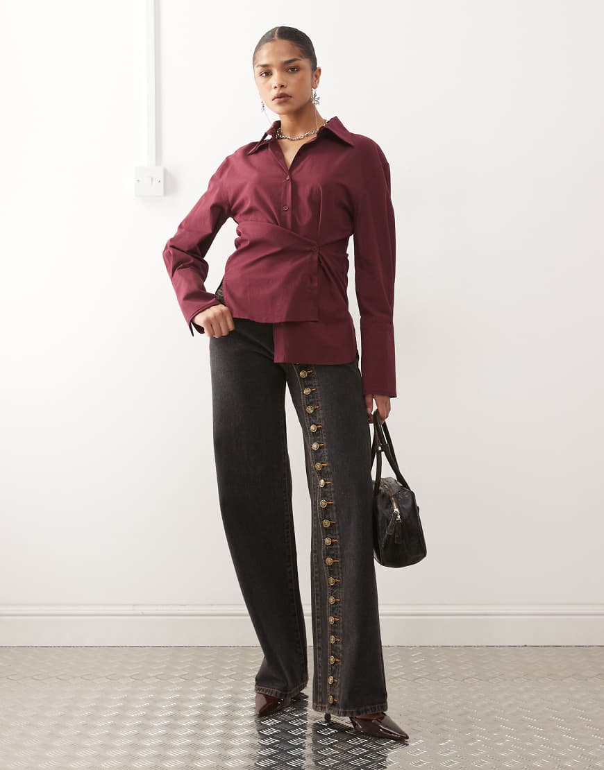Lioness - Penny - Jeans in Onyx mit weitem Bein und asymmetrischem Knopfdetail, Kombiteil-Schwarz von Lioness