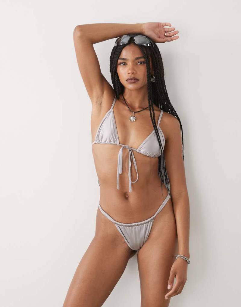 Lioness - Rio - Vorne gebundenes Bikinioberteil in Metallic-Silber, Kombiteil von Lioness