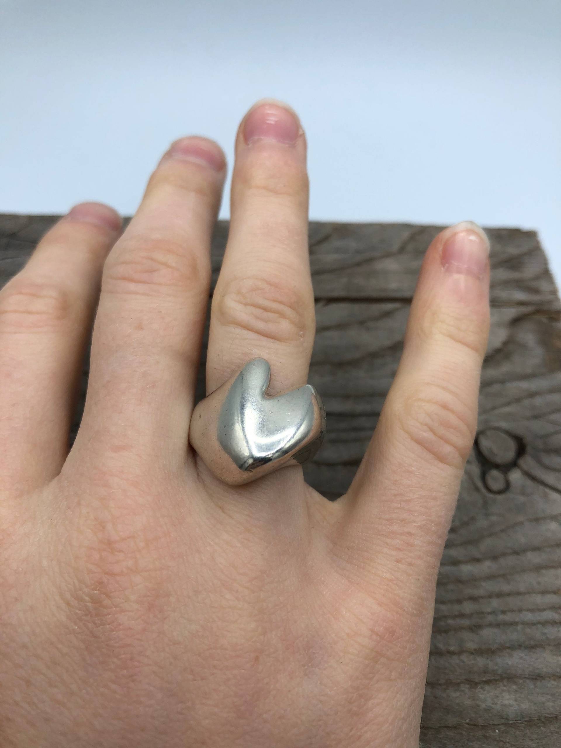 Vintage Sterling Silber Statement Ring 5 1/2/Sperrgut Schmuck Gothic Brutalist Handwerker Vintage Sterling Silber Statement Ring 5 1/2/Sperrgut Schmuck Gothic Brutalist Handwerker von LionsTailVintage