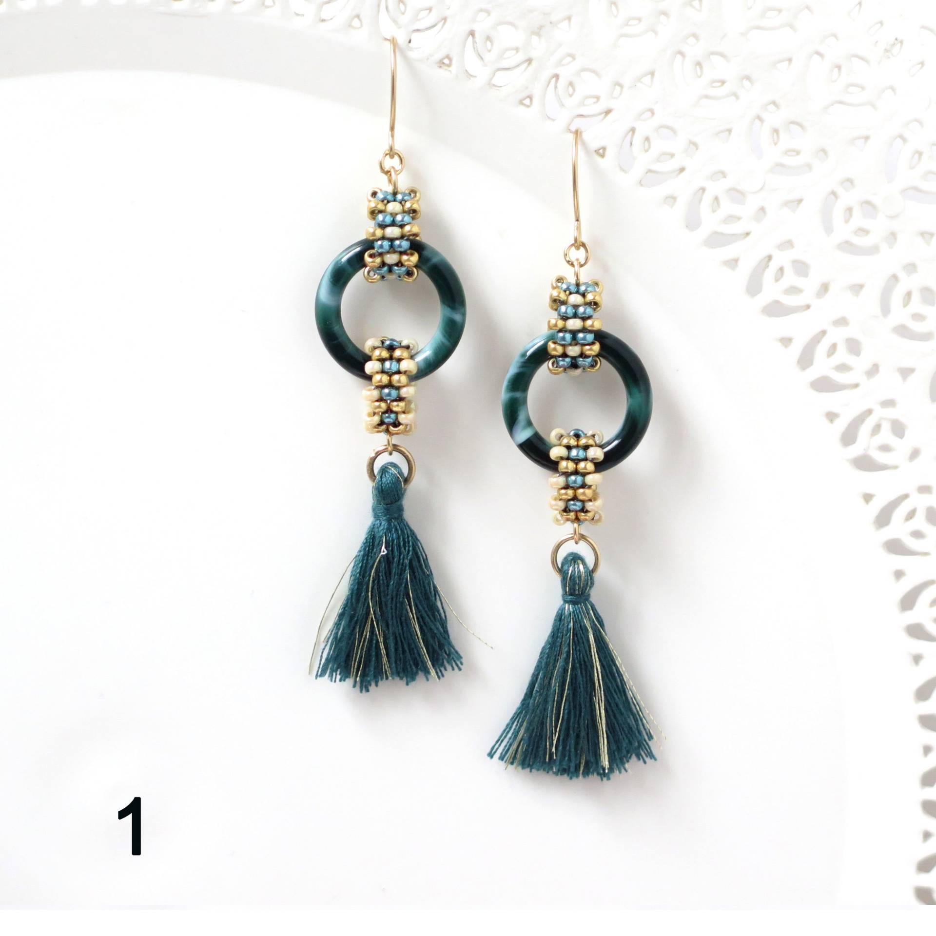 Acryl Creolen, Lange Quaste Ohrringe, Dunkelgrüne Trendy Ohrringe Mit Perlen, Handgemachte Perlen, Rocailles von LioraBJewelry