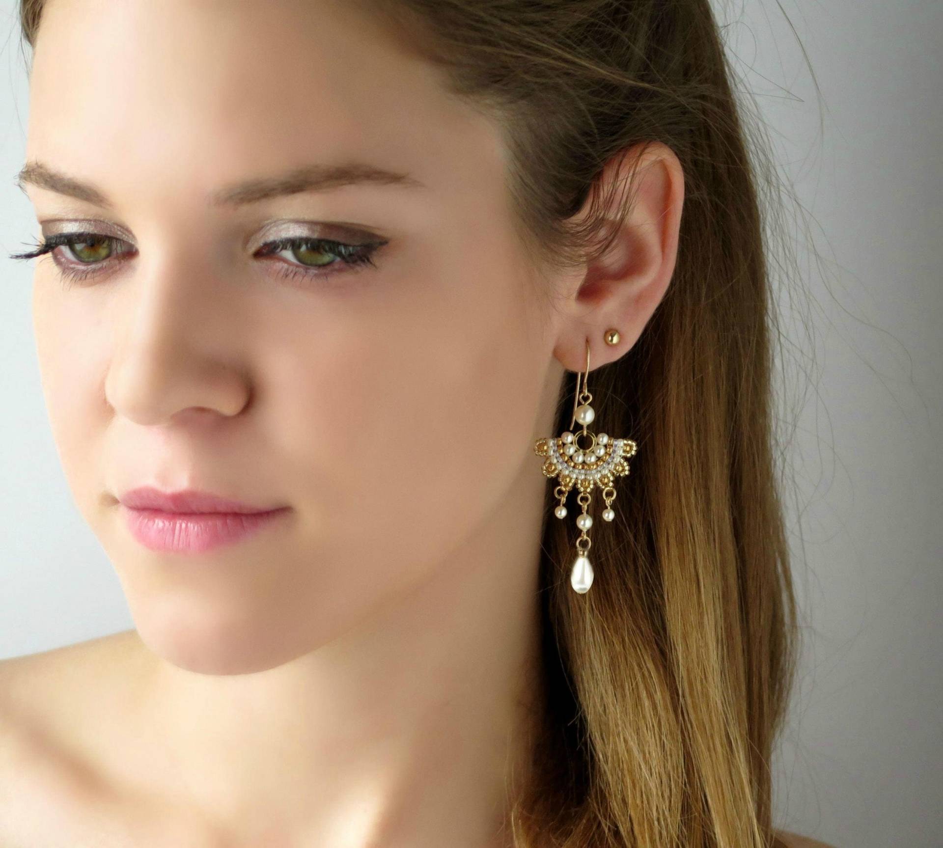 Hochzeiten Boho Chic Perlen Ohrringe, Swarovski Perle Chandelier Weiß Und Gold Ohrringe Für Die Braut von LioraBJewelry