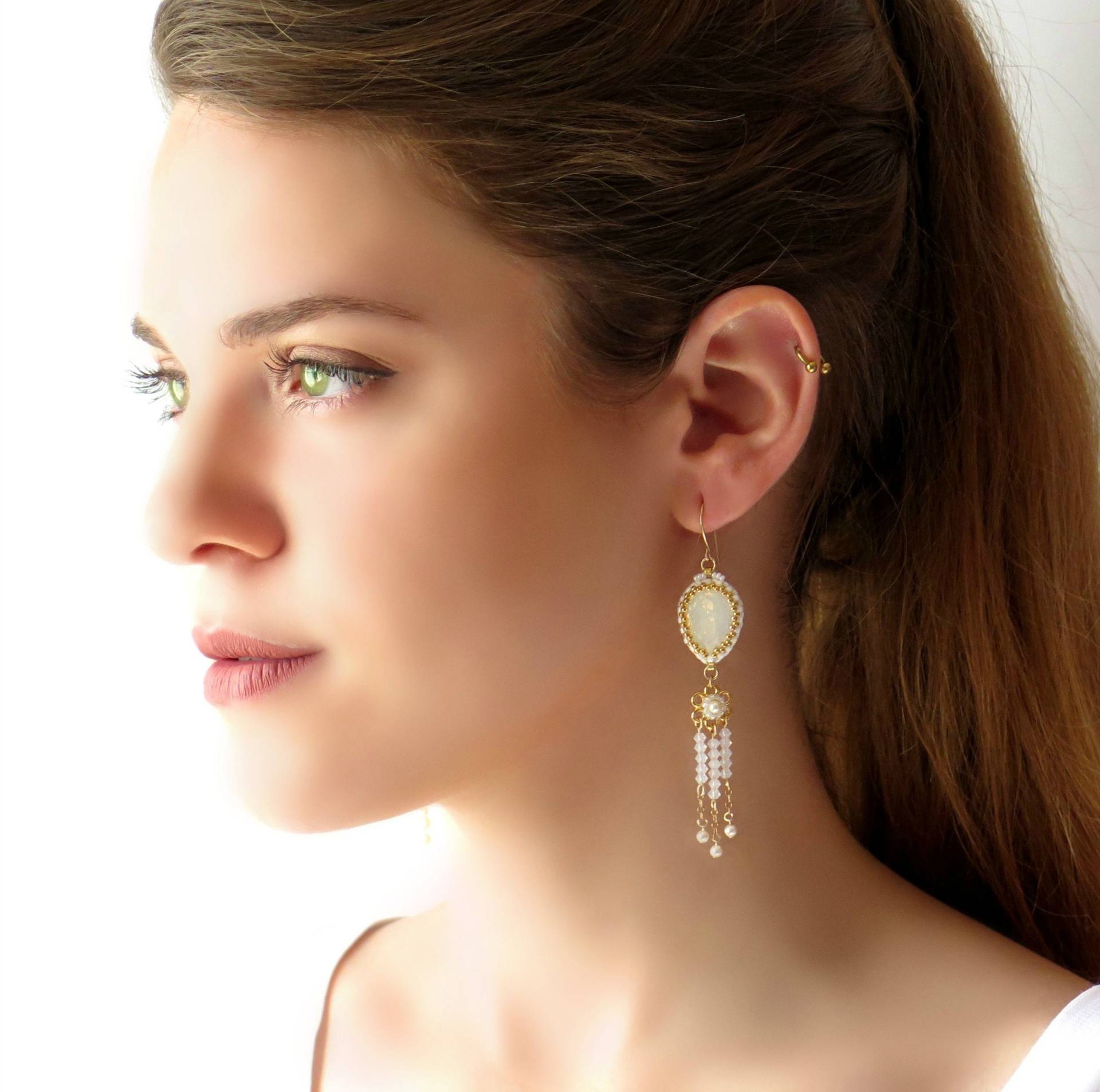 Lange Goldfransen Brautohrringe, Tropfenform Ohrringe, Statement Ohrringe Für Hochzeit, Swarovski Kristall Kronleuchter Braut von LioraBJewelry