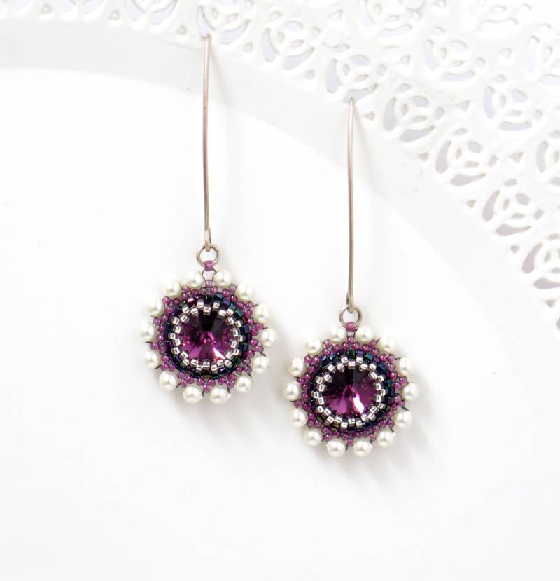 Lange Lila Ohrringe, Swarovski Kristall Und Perlenohrringe, Blumensilberohrring, Handgemachte Perlenohrringe Für Frauen, Abschlussballohrringe von LioraBJewelry