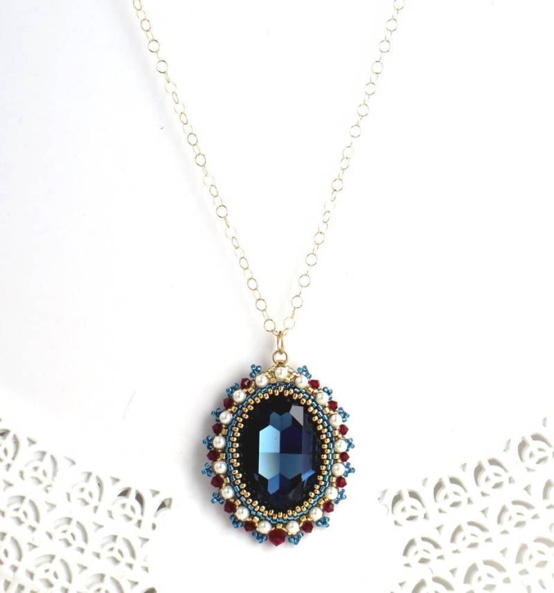 Lange Swarovski Kristall Und Perle Anhänger Halskette, Vintage-Stil Lange Halskette Für Frauen, Perlen Antiken Stil von LioraBJewelry