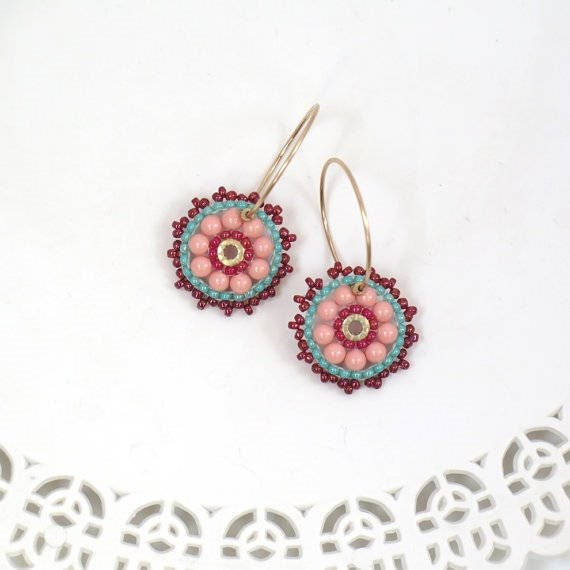 Perlen Ohrring, Bunte Mandala Ohrringe, Süßes Süßes 16 Schmuck Geschenk, Helle Pastell Swarovski Pfirsich Perle Ohrringe von LioraBJewelry