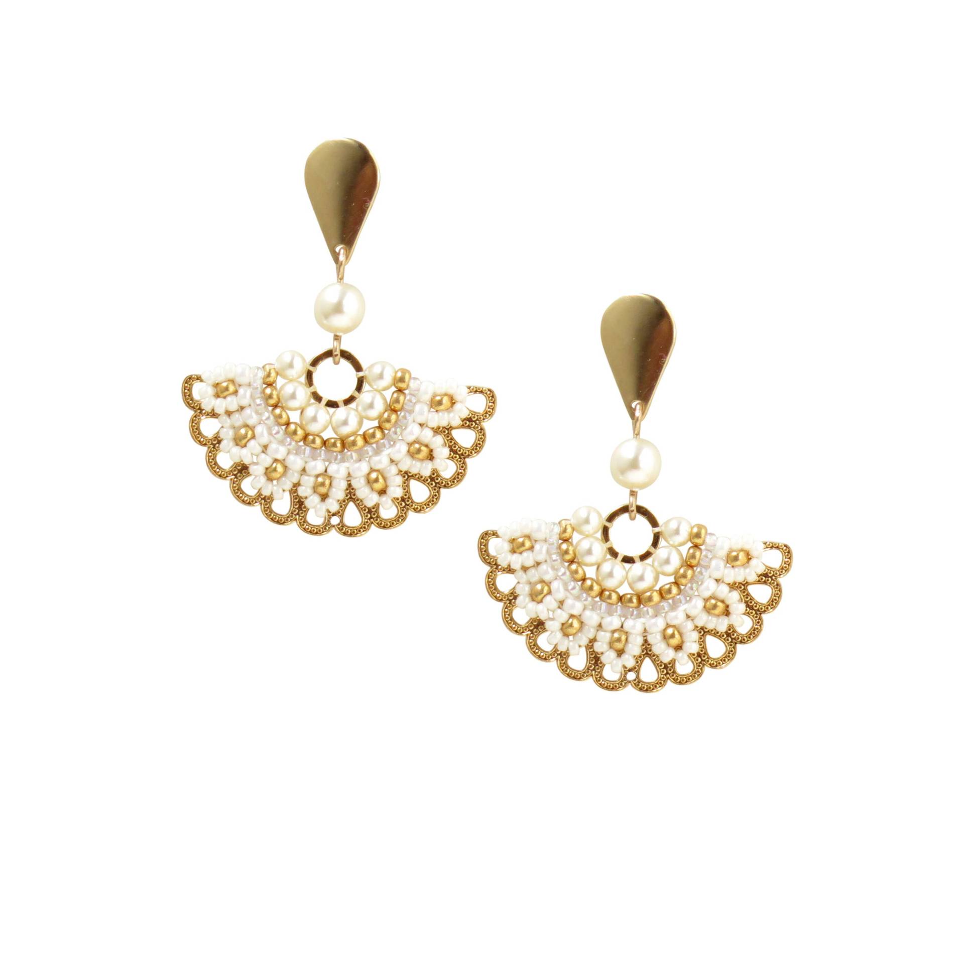 Perlen Und Gold Braut Ohrringe, Baumeln Ohrstecker Für Hochzeiten, Fächer Ohrstecker, Ohrringe Handgefertigt von LioraBJewelry
