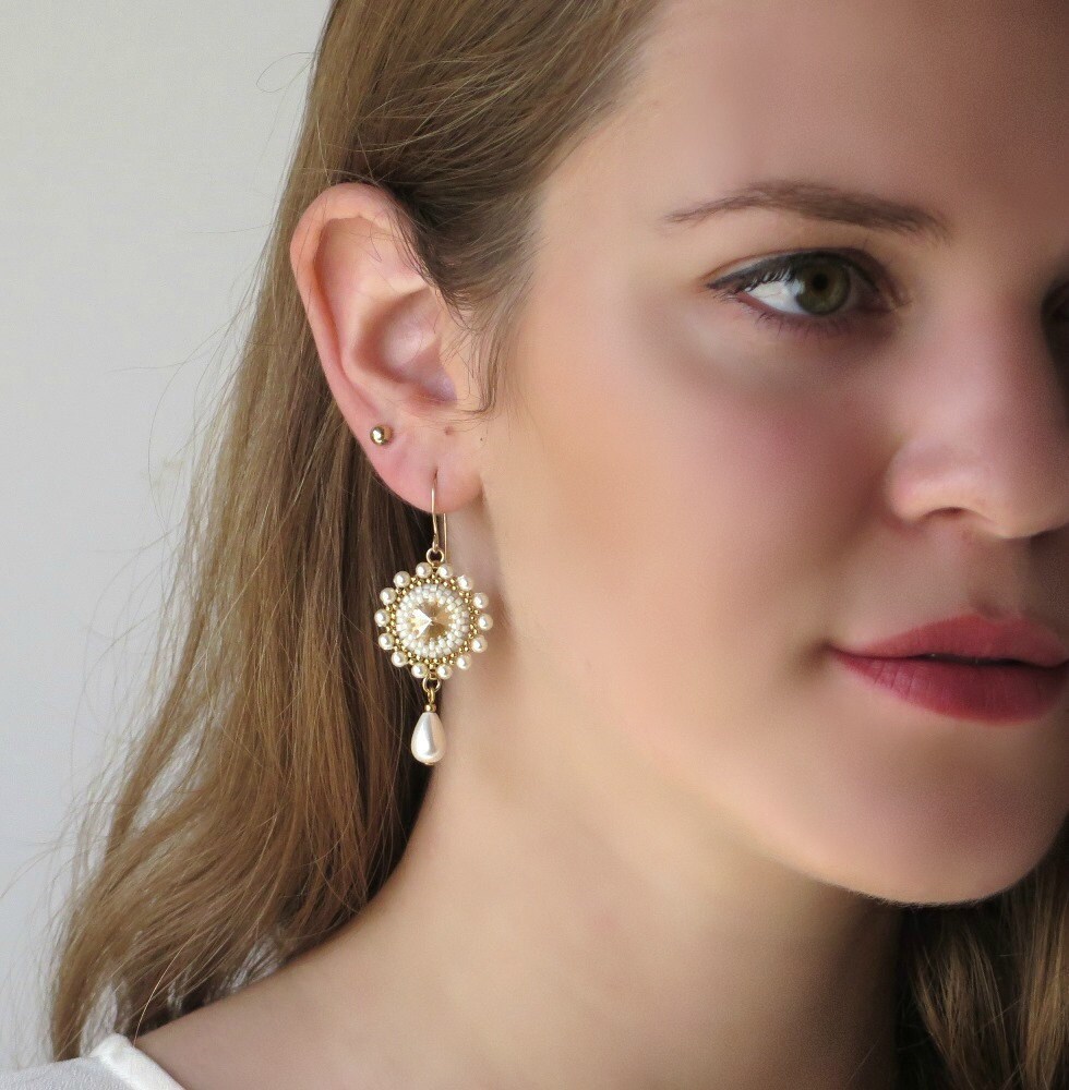 Perlohrringe Für Bräute Mit Swarovski Perlen von LioraBJewelry