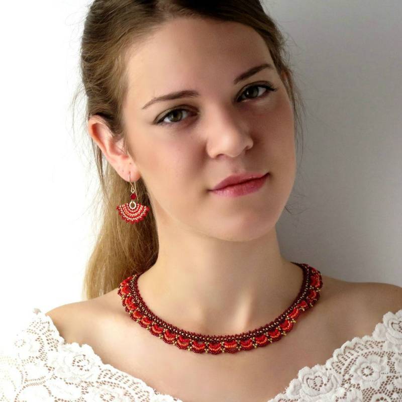 Rot Perlen Schmuck Set, Handgemachte Perlenkette & Fächer Ohrringe von LioraBJewelry