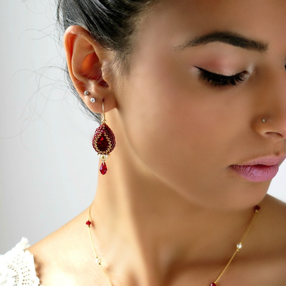 Roter Kristall Und Perle Ohrringe, Swarovski Teardrop Victorian Style Burgund Schmuck, Elegante Rotgold Ohrringe Für Hochzeiten von LioraBJewelry