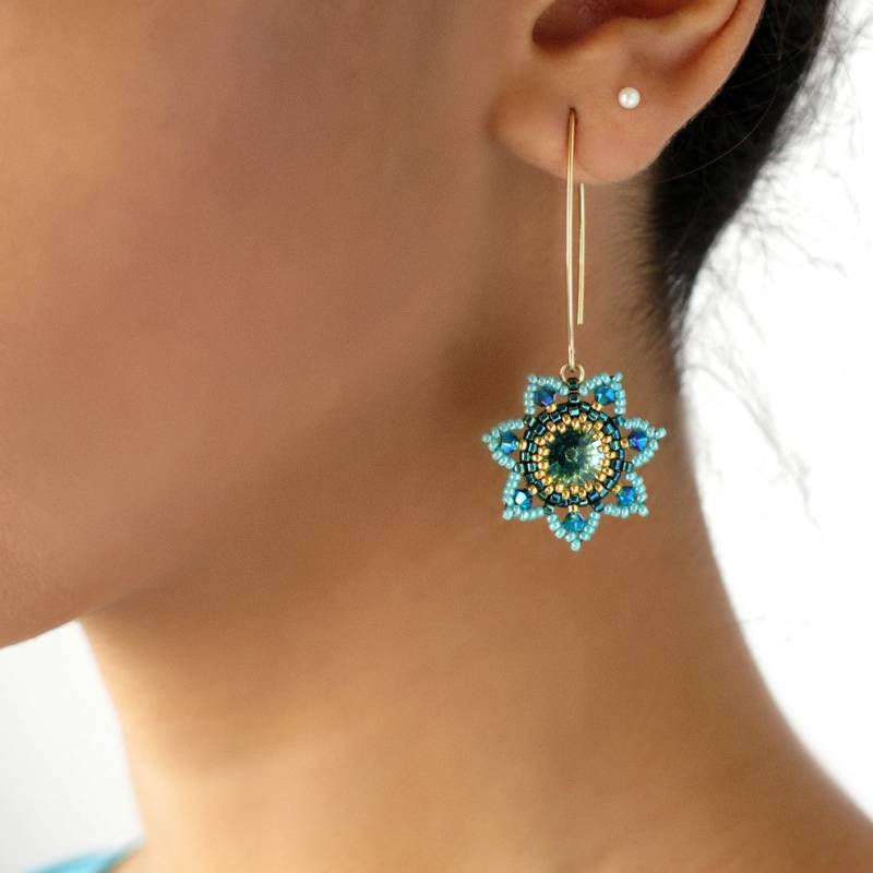 Türkis Ohrringe Mit Blume, Kristallohrringe von LioraBJewelry