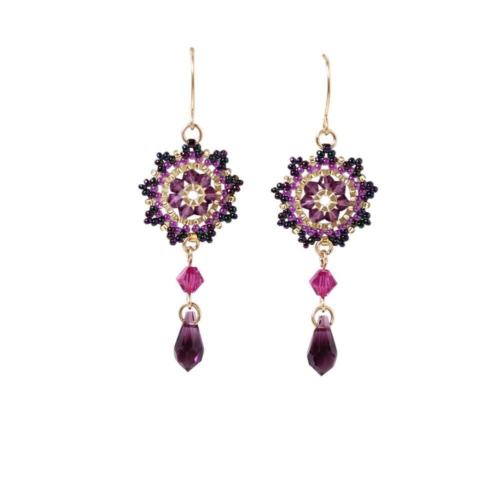 Violette Ohrringe, Hängende Kristallohrringe von LioraBJewelry