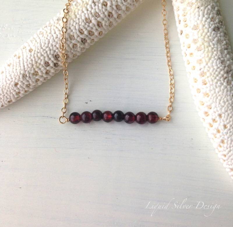 Zarte 14K Gold Filled Kette Mit Runden Granat Steinen - Made in Hawaii, Usa, Elegante Halskette Perfekt Für Den Täglichen Gebrauch Oder Einen Zarte 14K Gold Filled Kette Mit Runden Granat Steinen - Made in Hawaii, Usa, Elegante Halskette Perfekt Für Den Täglichen Gebrauch Oder Einen von LiquidSilverDesign