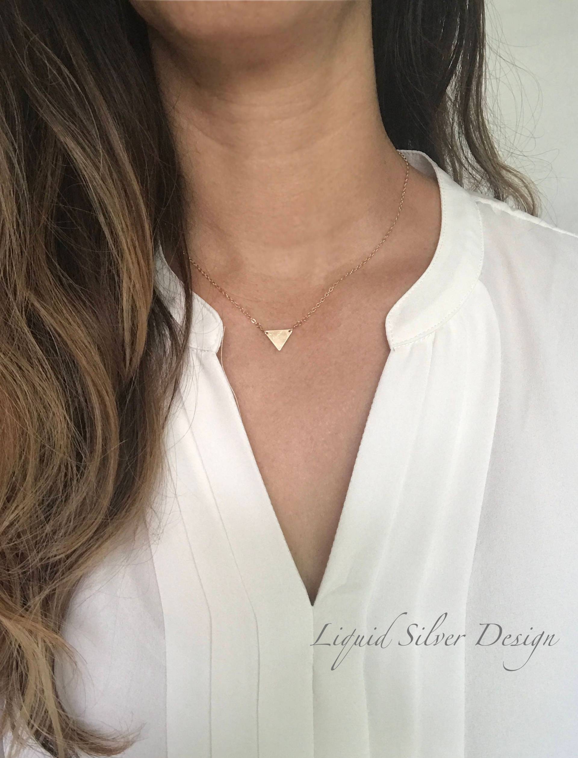 14K Dainty Gold Fill Triangle Halskette - Made in Hawai'i, Usa, Perfekte Zum Überziehen Oder Für Sich Selbst Tragen, Schlichte Eleganz Jeden Tag von LiquidSilverDesign