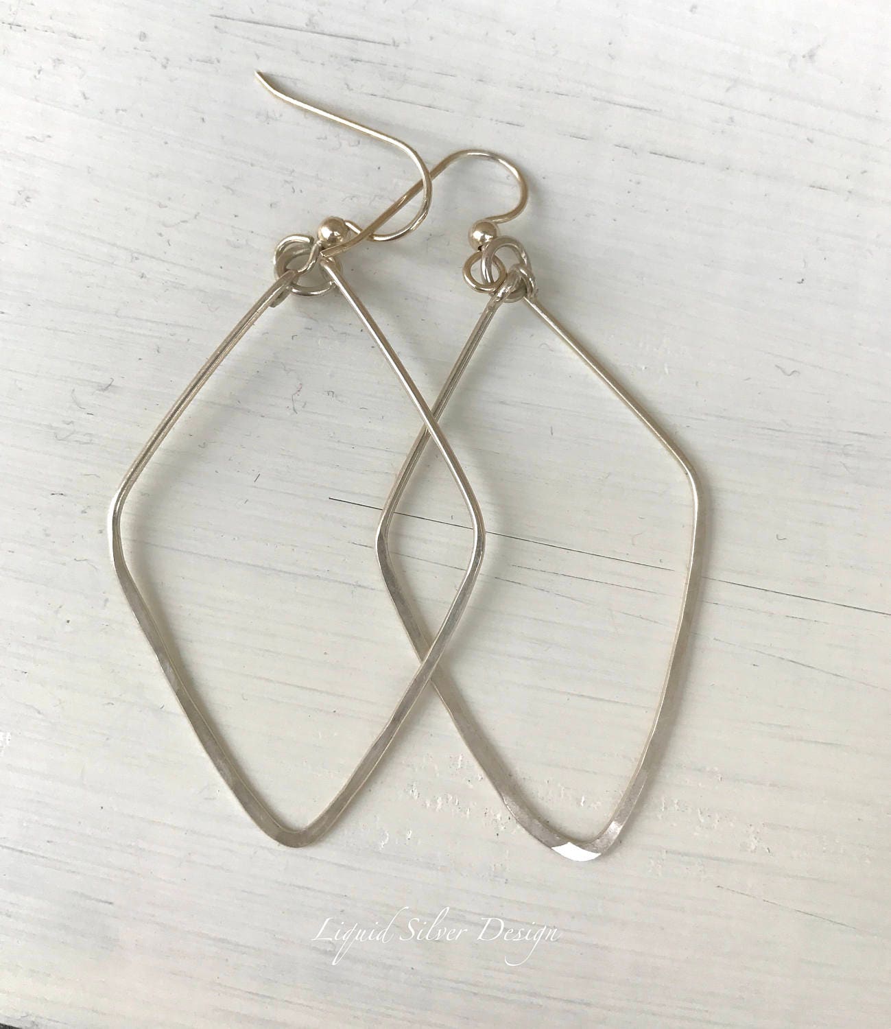 Sterling Silber Diamant Ohrringe Gehämmert - Made in Hawai'i, Usa Einfaches Stück, Ideal Für Geburtstag, Valentinstag, Hochzeit von LiquidSilverDesign