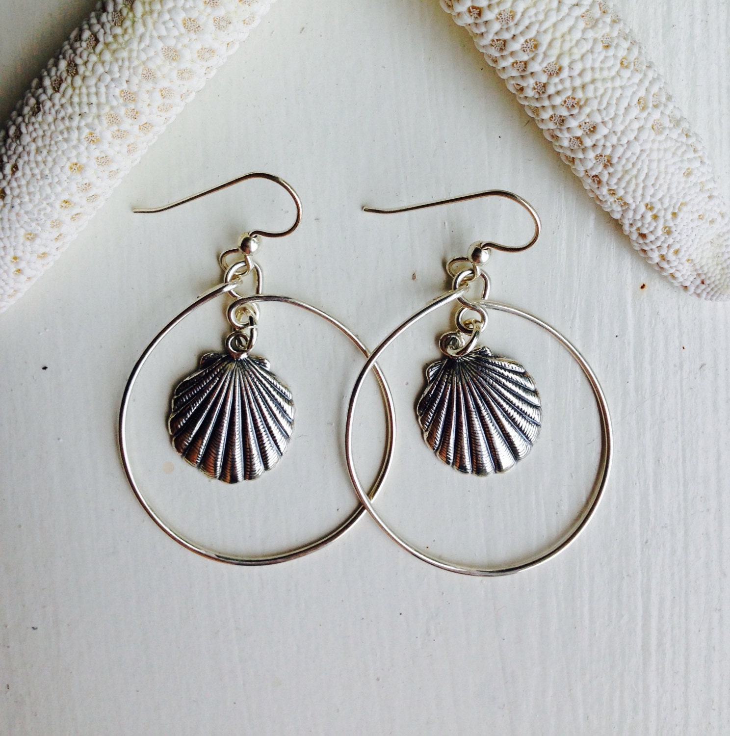 sterling Silber Sea Shell Ohrringe - Made in Hawai'i, Usa Niedlichen Beachy Boho Vibe Perfekt Als Geschenk, Für Brunch, Hochzeiten, Oder Geburtstage von LiquidSilverDesign