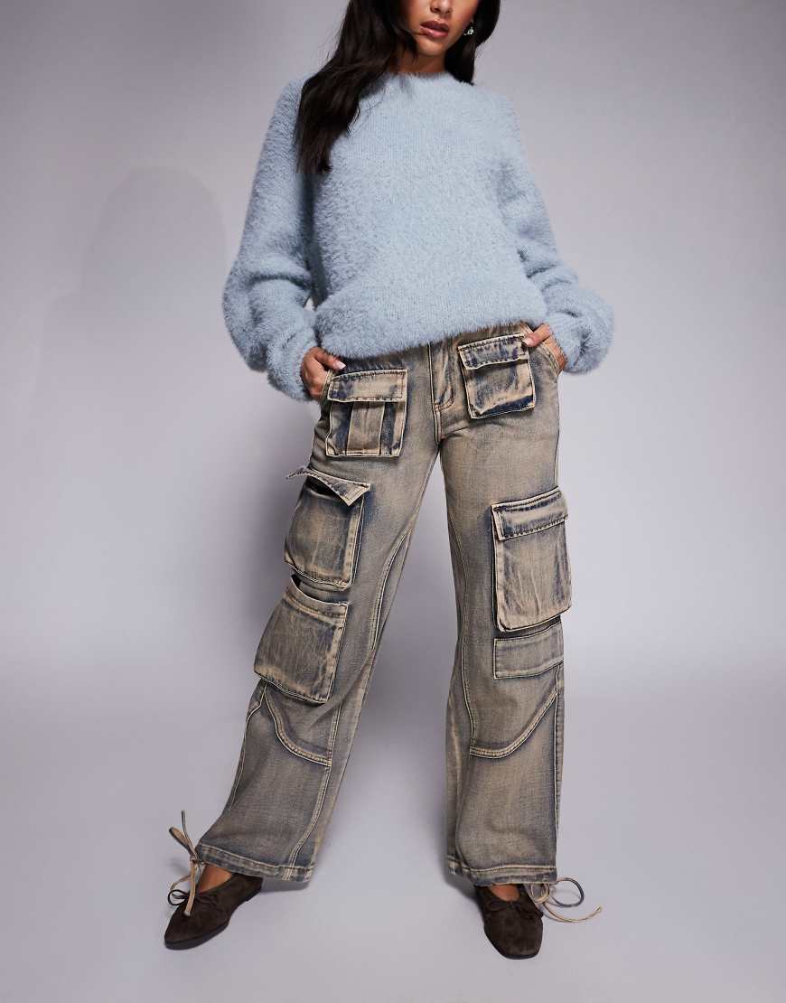 Liquor N Poker - Gerade geschnittene Cargo-Jeans in verwaschenem Rosa von Liquor N Poker