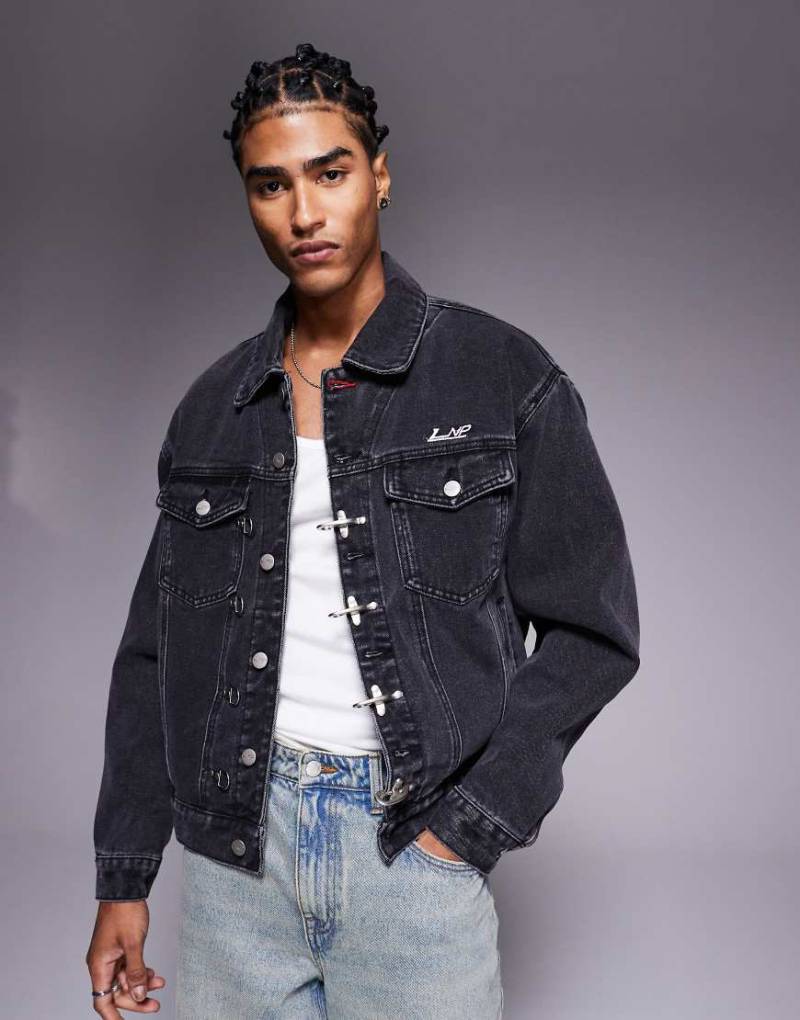 Liquor N Poker - Jeansjacke in schwarzer Waschung von Liquor N Poker