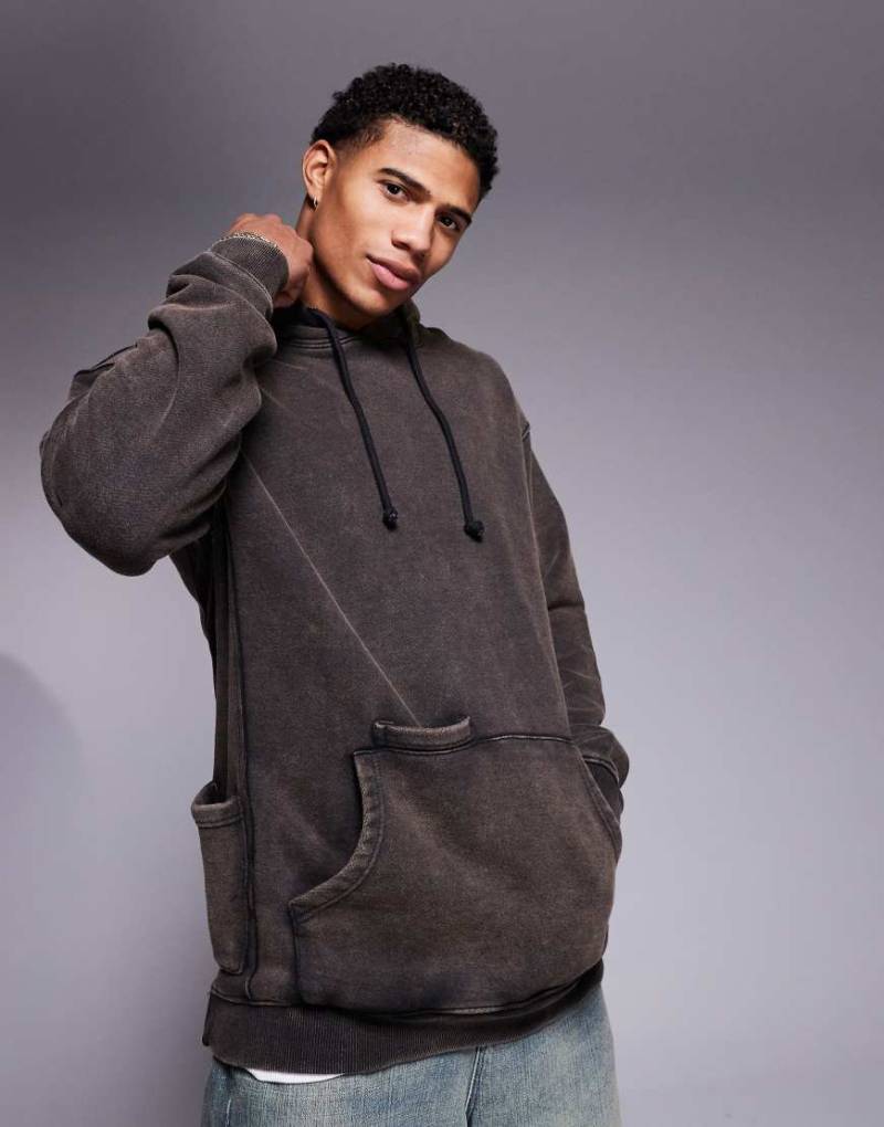 Liquor N Poker - Kapuzenpullover in Burgunderrot mit Taschendetail von Liquor N Poker