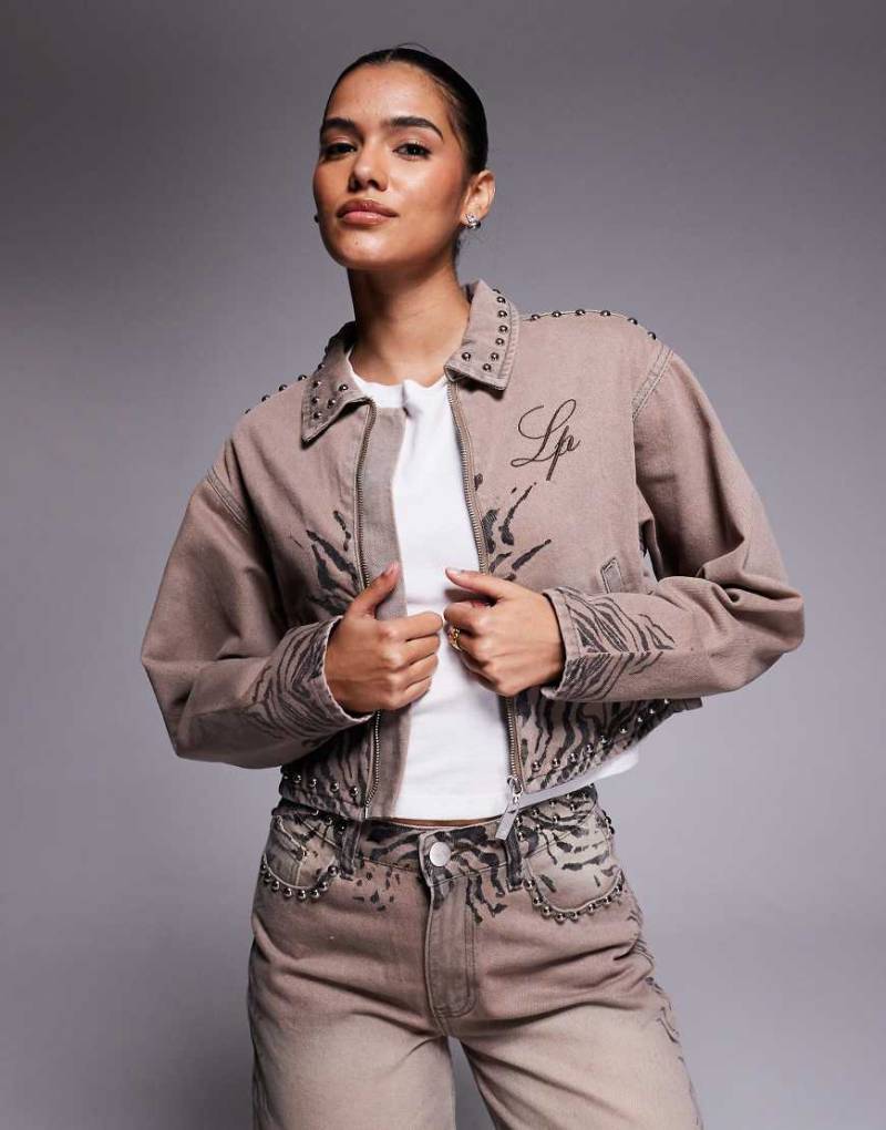 Liquor N Poker - Kastige Oversize-Jeansjacke in Braun mit Zebramuster-Details, Kombiteil-Brown von Liquor N Poker