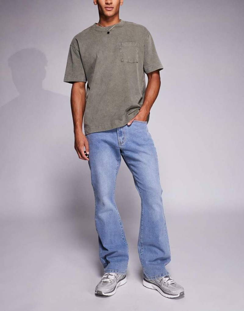 Liquor N Poker - Stacked Slim Fit Schlagjeans in verwaschenem Hellblau von Liquor N Poker