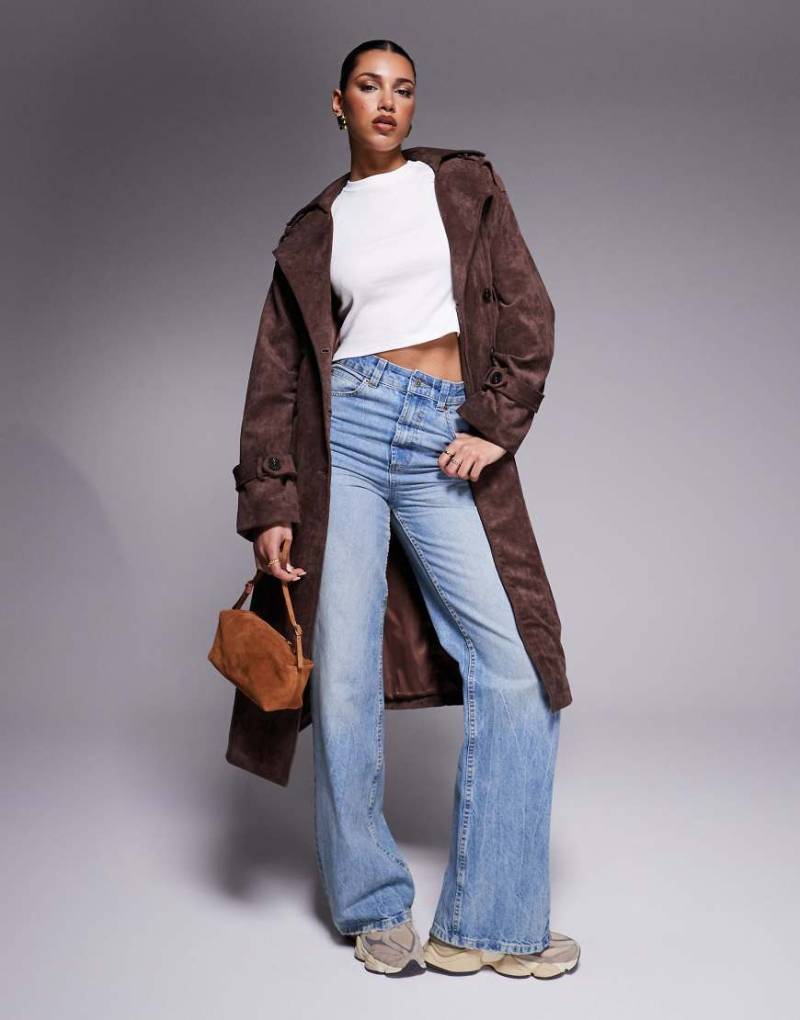 Liquor N Poker - Trenchjacke aus Veloursleder in verwaschenem hellbraun mit Detail-Neutral von Liquor N Poker