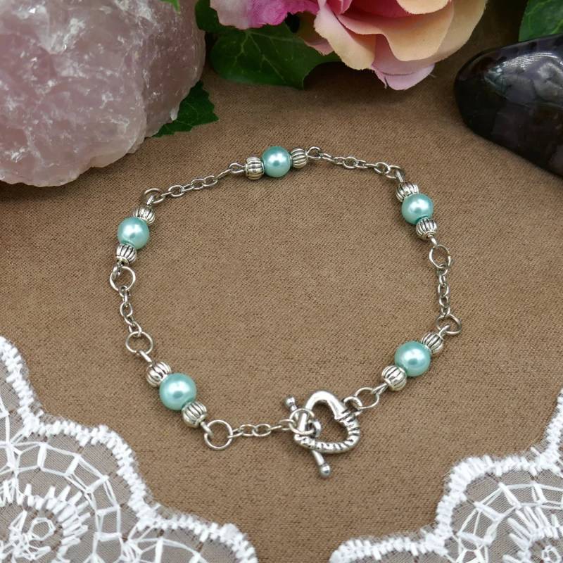 Zartes Armband Armkette Armschmuck Perlenschmuck Hellblaue Glaswachsperlen Metallperlen von Schmuckfamos