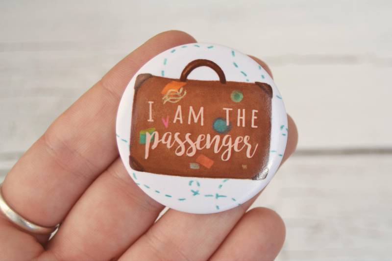Koffer-Pin, Illustrierte Pin, Ich Bin Der Passagier von LisaCiccone