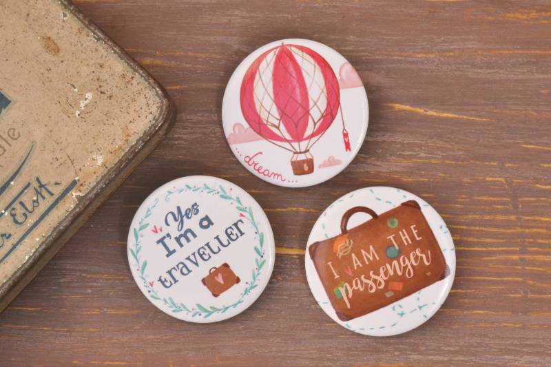 Set Mit 3 Illustrierten Pins, Geschenkidee, Rund Um Die Welt von LisaCiccone