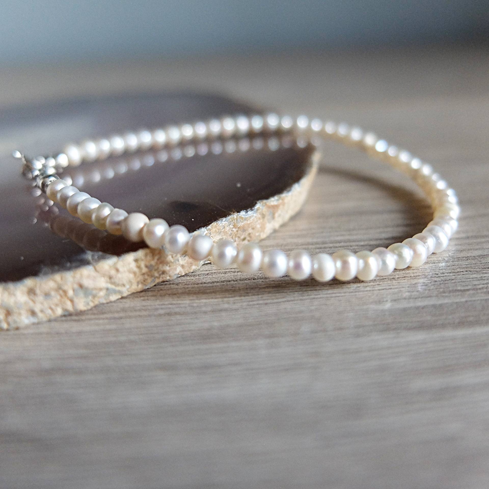 Flussperlenarmband Mit Silberverschluss Montiert Draht Und Silberverschluss, Perlenarmband von LisaCreazioni