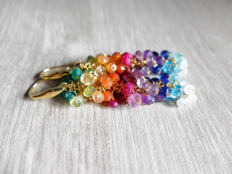 Regenbogen-Cluster-Edelsteinohrringe von LisaCreazioni