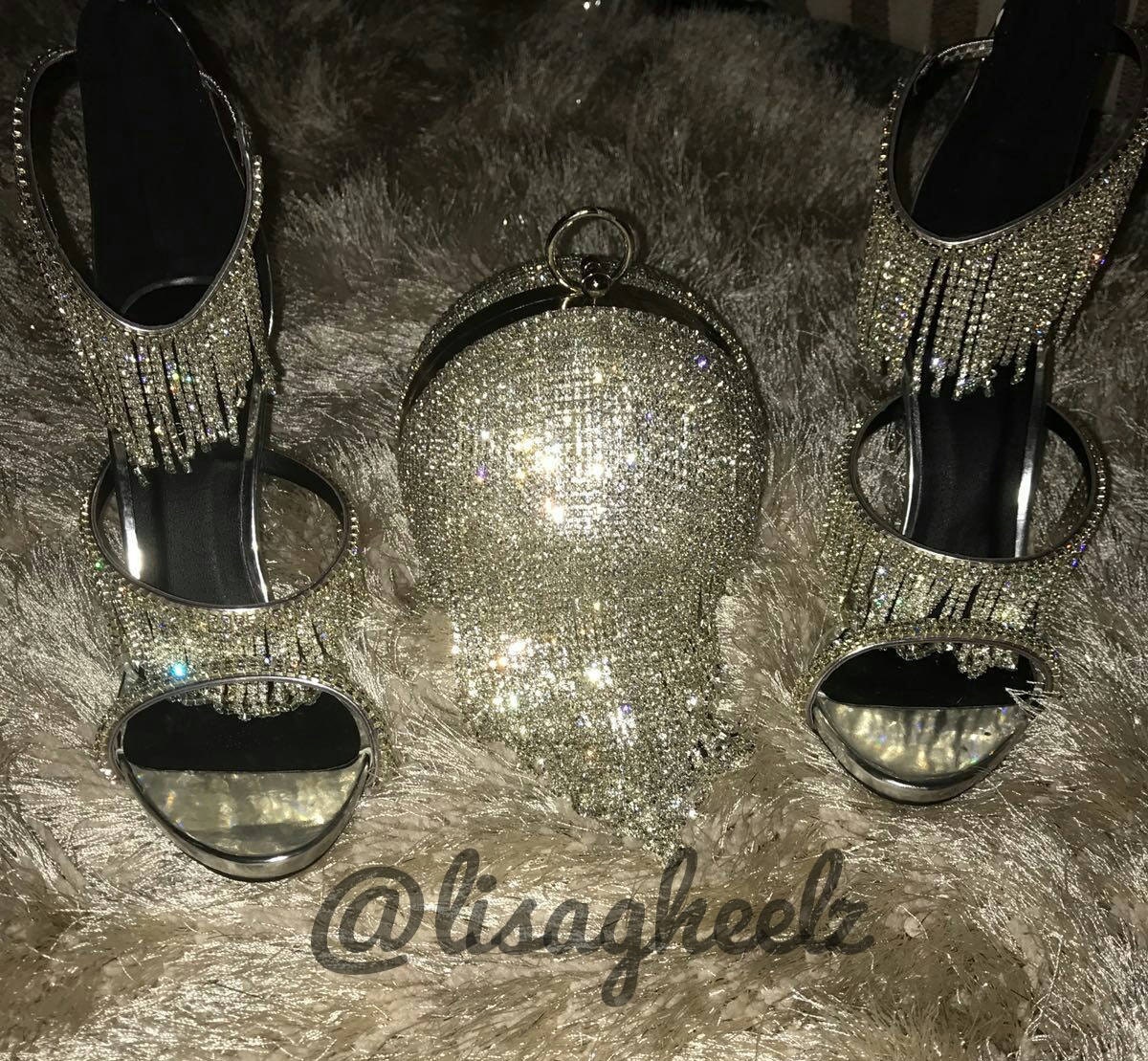 Silberne Tassel Heels Handgemacht Silberne Tassel Heels Handgemacht von LisaGheelz