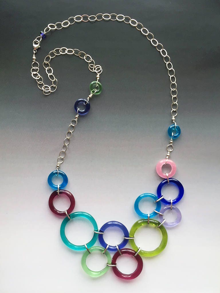 Lebensretter - Große Traube Handgefertigte Ringperlen Aus Glas. Auf Bestellung. Bitte Geben Sie Mir Etwas Zeit Für Die Herstellung Lebensretter - Große Traube Handgefertigte Ringperlen Aus Glas. Auf Bestellung. Bitte Geben Sie Mir Etwas Zeit Für Die Herstellung von LisaInglertJewelry