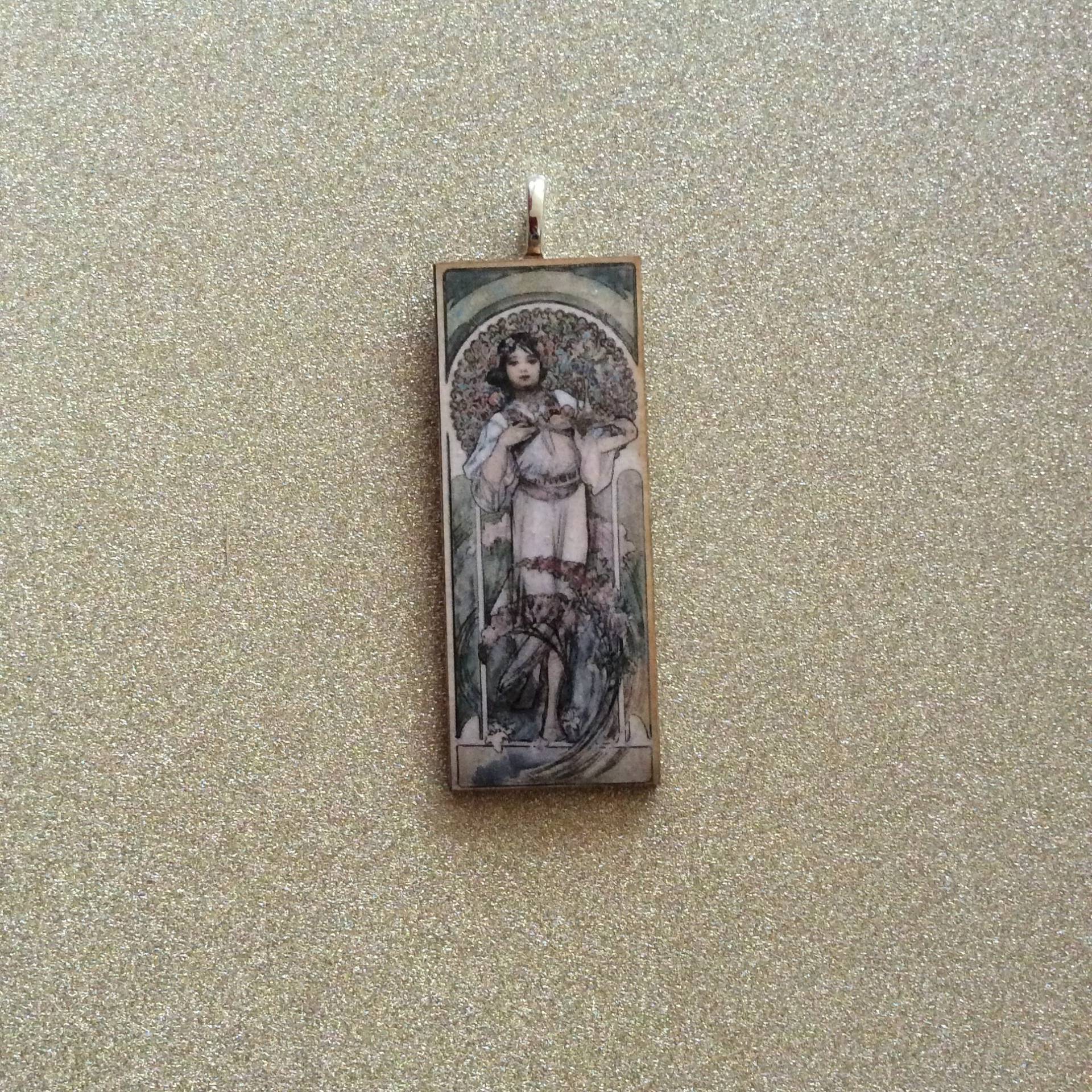 Alphonse Mucha Brosche Jugendstil Schmuckanhänger Brosche/Mucha Schmuck Anhänger/Feminin Anhänger/Art Nouveau Alphonse Mucha Brosche Jugendstil Schmuckanhänger Brosche/Mucha Schmuck Anhänger/Feminin Anhänger/Art Nouveau von LisaJanesGifts